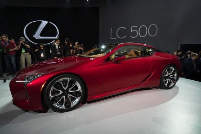 Lexus dazzles